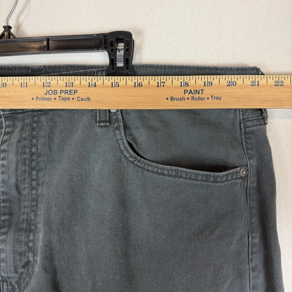 Levi's 502 Jeans Mens 42x32 Gray Charcoal Wash Regular Tapered Stretch Denim